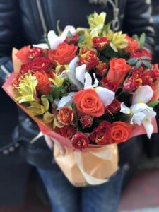 Купить цветы на Последний звонок в Донецке