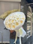 25 белых роз "Бочонок" 2